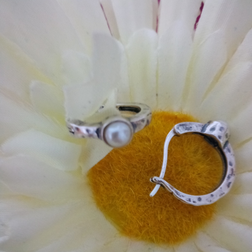 Grace & Heart Baby Girl pearl earrings